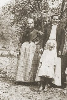Mrs Matilda Gosnell (on left) and her daughter Mrs Nancy Shelton and grand-daughter